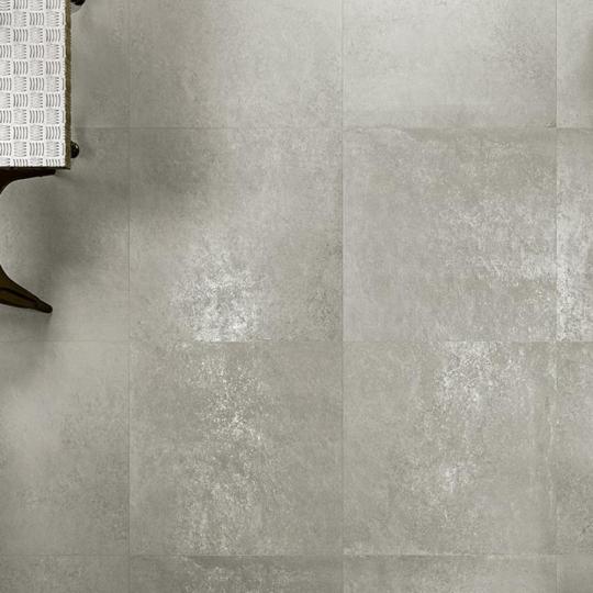 siva 20mm 2cm hruba vonkajsia terasa krytina do piesku mrazuvzdorny protismykovy bez pokladky 60x60 podlahova dlazba serenissima studio50 bytovy dizajn dlazdica zahrada.jpg